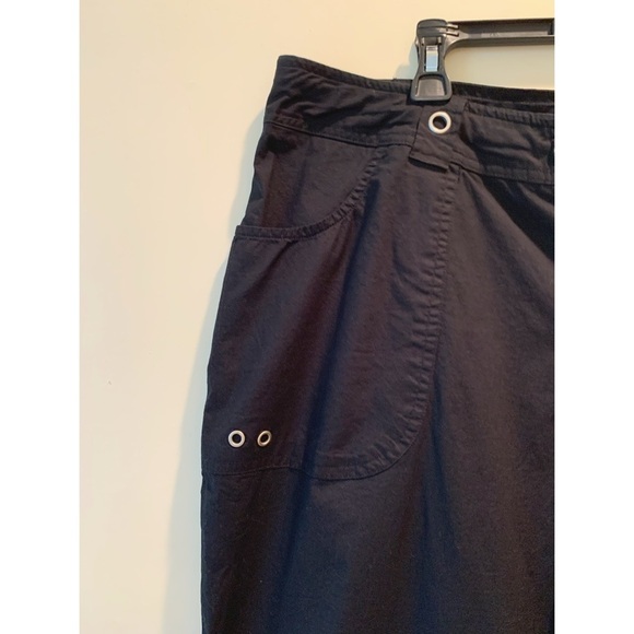 MOSSIMO STRETCH Sz 20W Black Color Stretch Cargo Style Capri - Picture 3 of 7